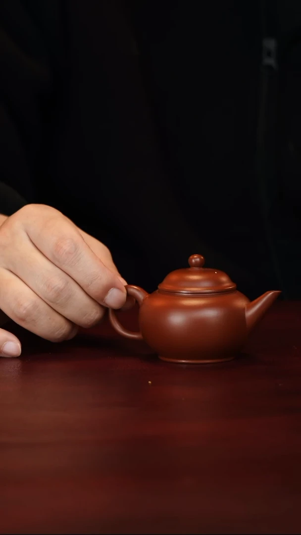茶壶紫砂何华林--手工--水平-90cc
