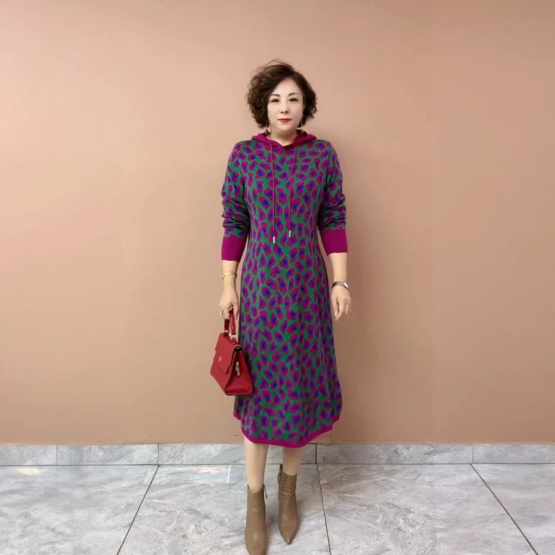 1025原版连帽秋冬新款气质韩版时尚高档洋气中年针织打底连衣裙