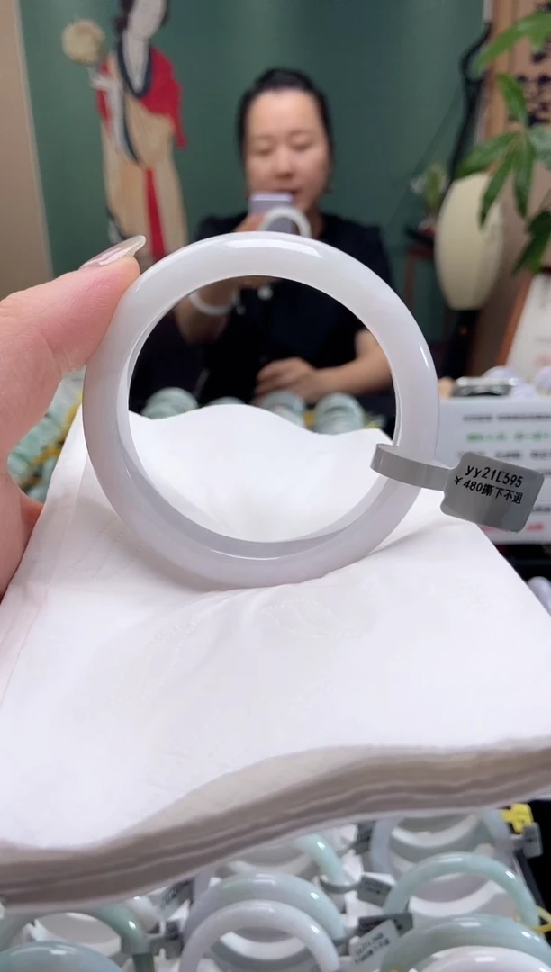 翡翠手镯未镶嵌59.5圈口d