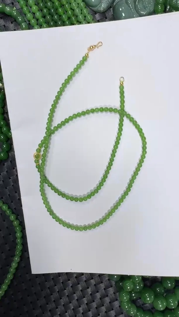 项链未镶嵌和田玉（碧玉）卡4冰阳绿长链无黑点