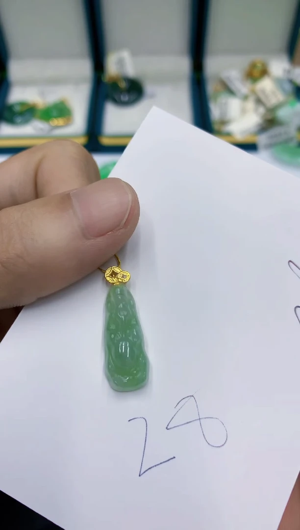 颈饰未镶嵌翡翠翡翠