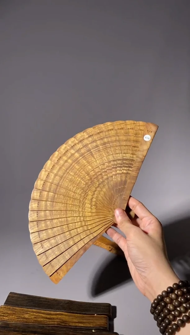 金丝楠雯*多614号18cm小叶桢楠扇子