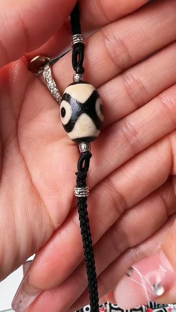 【闪购商品】玛瑙/玉髓颈饰未镶嵌三眼