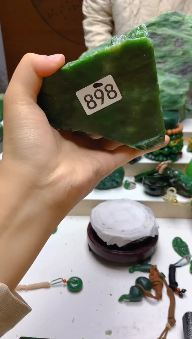 未镶嵌和田玉（碧玉）珠宝半成品1
