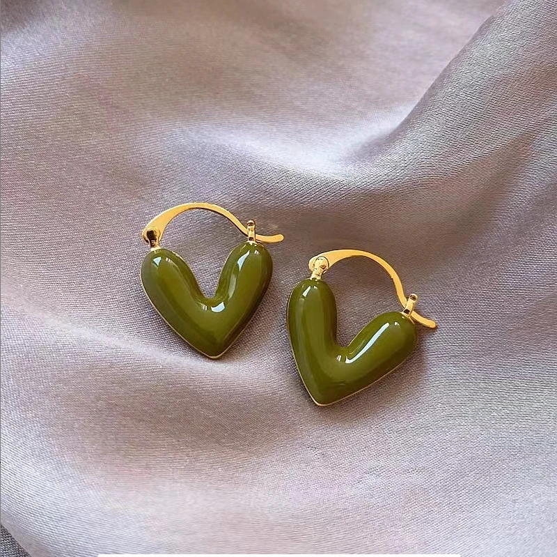 铜合金耳饰 小众设计爱心耳环女新款潮高级感桃心耳饰轻奢耳坠18