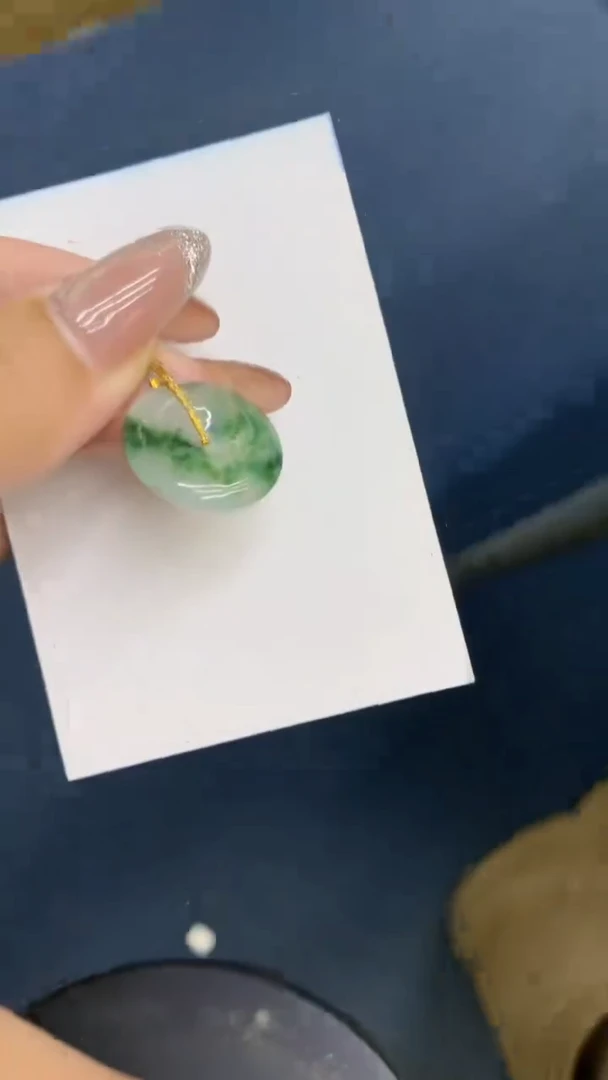 颈饰18K金镶嵌翡翠1