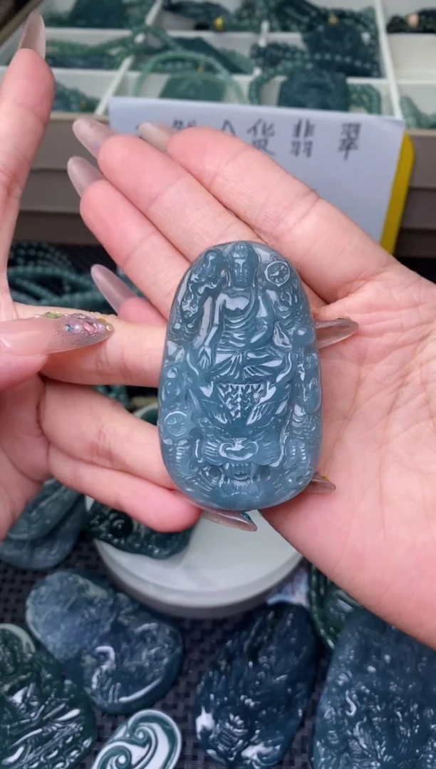 翡翠未镶嵌颈饰