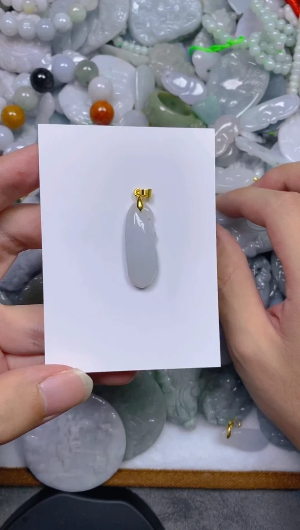 翡翠未镶嵌颈饰1