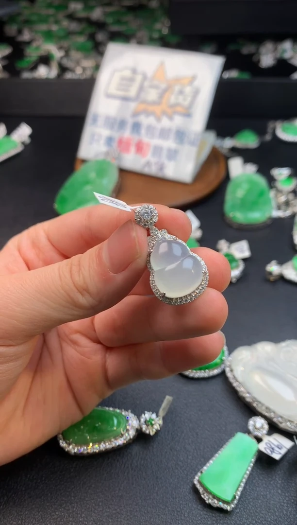 【闪购商品】翡翠颈饰银S925镶嵌翡翠