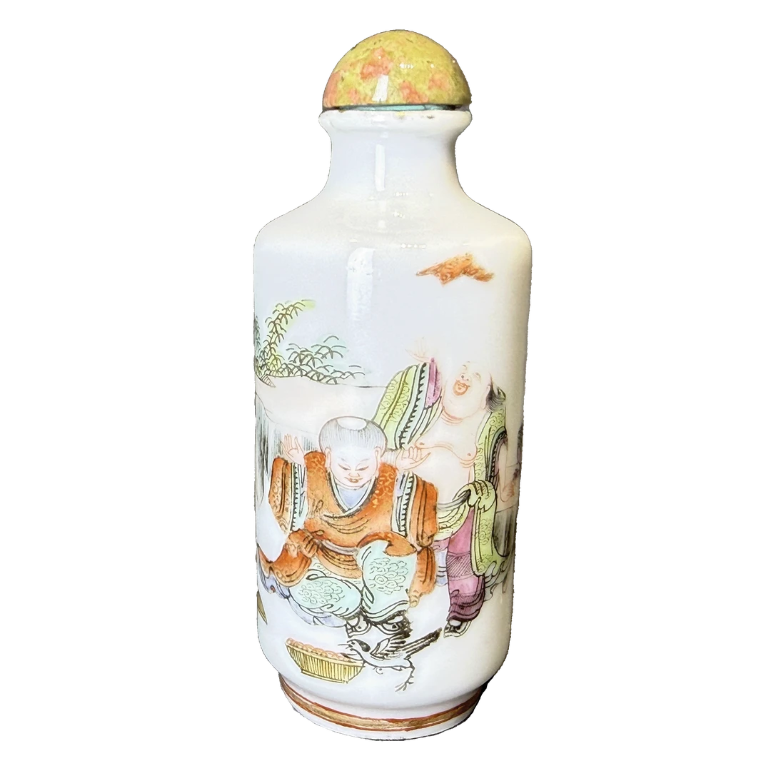 25151137t粉彩和合二仙纹鼻烟壶