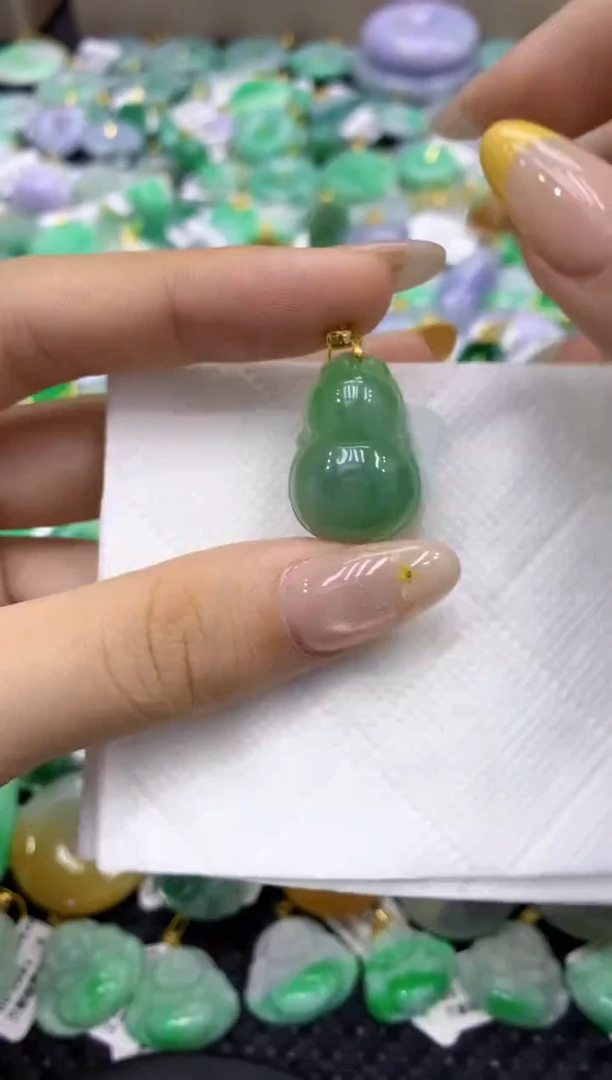 颈饰未镶嵌翡翠天然缅甸翡翠A货