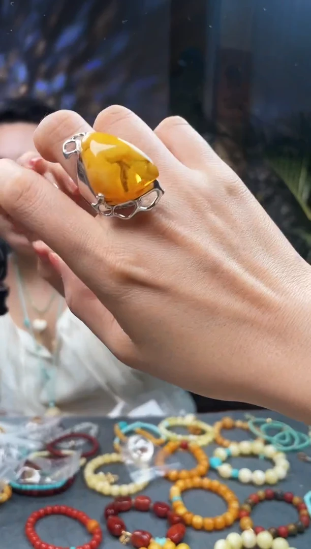 【闪购商品】蜜蜡戒指银S925镶嵌戒指