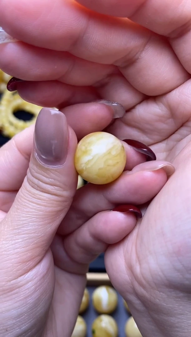 【闪购商品】琥珀裸石未镶嵌月.37/卡18.5mm