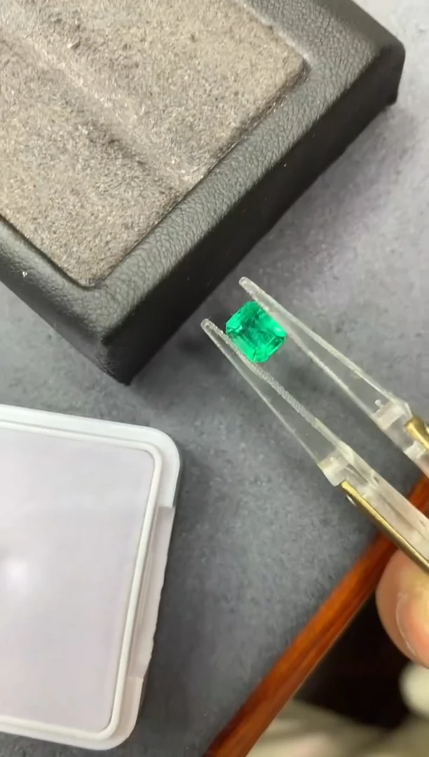 裸石祖母绿1.03ct 59