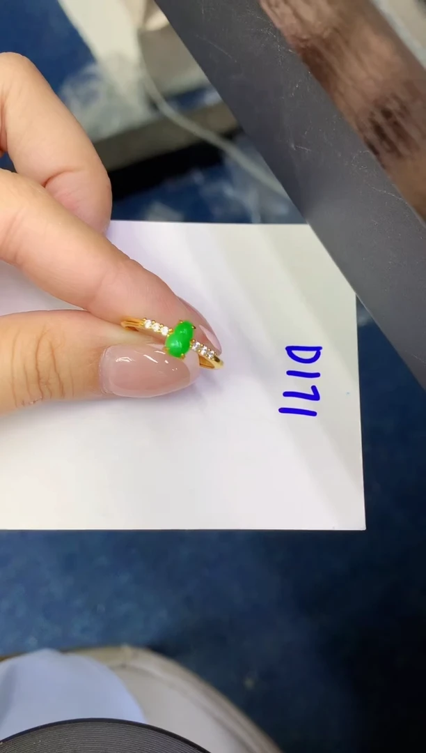 翡翠未镶嵌颈饰缅甸天然翡翠A货