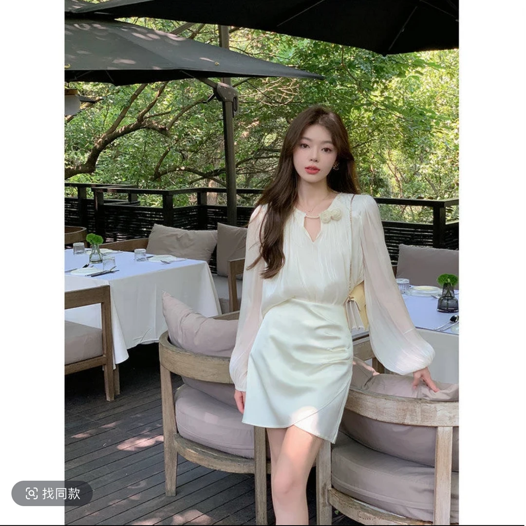 善善-2025春装新款设计感圆领花朵衬衫温柔长袖超仙小衫女6556#