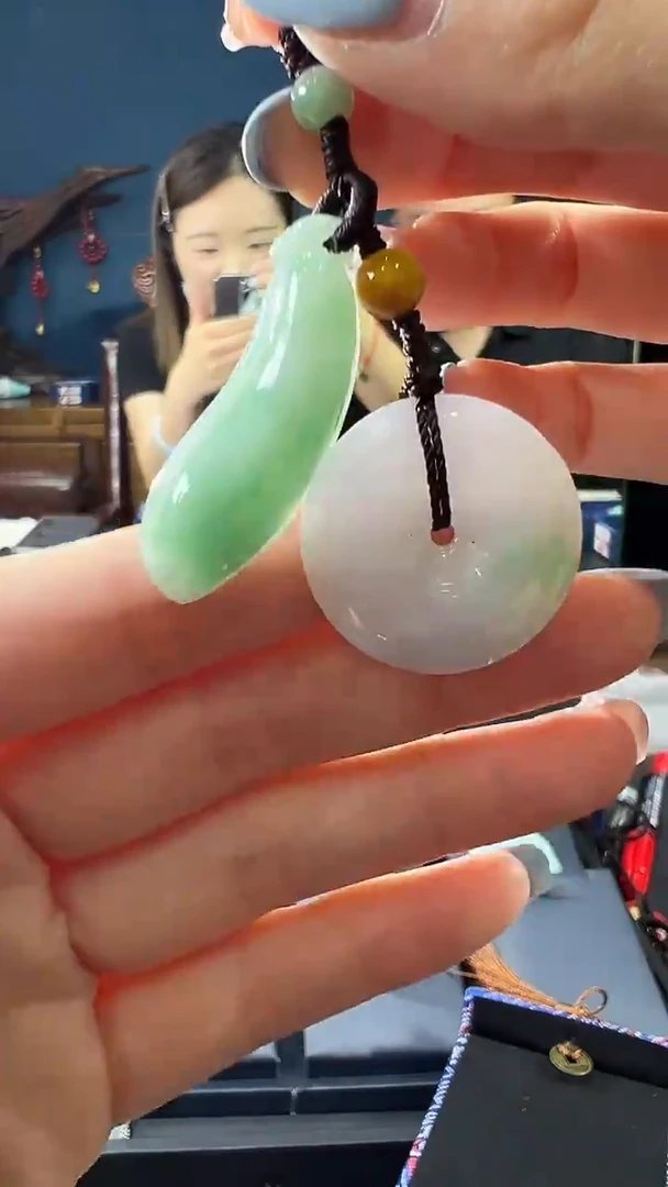 翡翠18K金镶嵌吊坠(不含链)平安扣