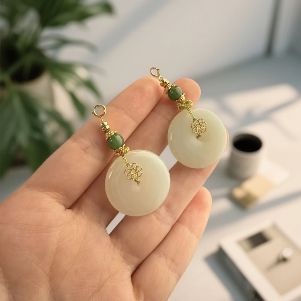 【汪氏精品】和田玉精致简约大气平安扣 多样性发其一