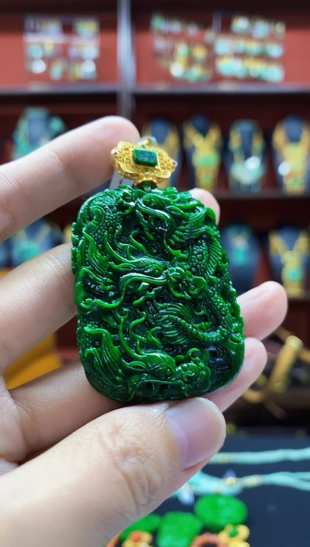 颈饰未镶嵌翡翠吊坠