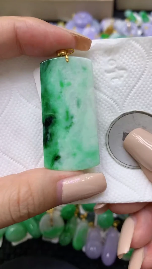 颈饰未镶嵌翡翠天然缅甸翡翠A货