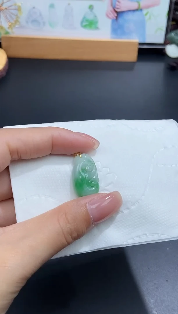 18K金镶嵌定制翡翠天然翡翠A货103