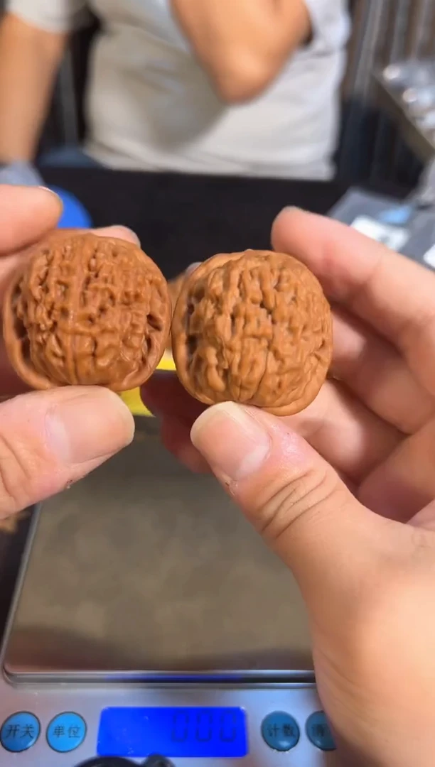 把件核桃全品37尺39.82g莲花核桃