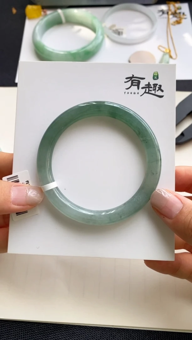 翡翠手镯未镶嵌51.4圆条