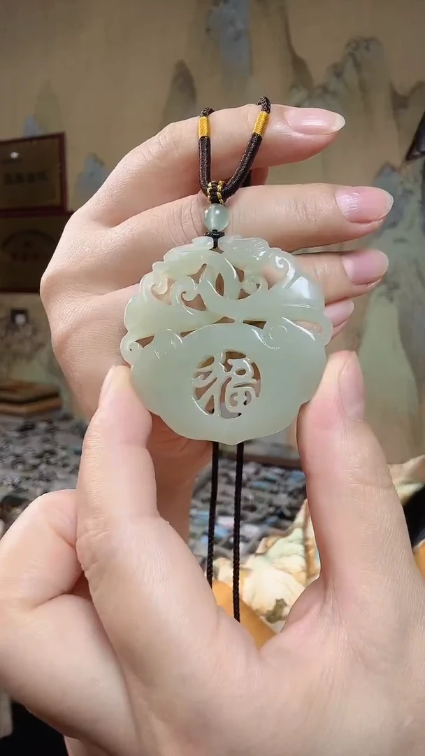 颈饰未镶嵌和田玉.