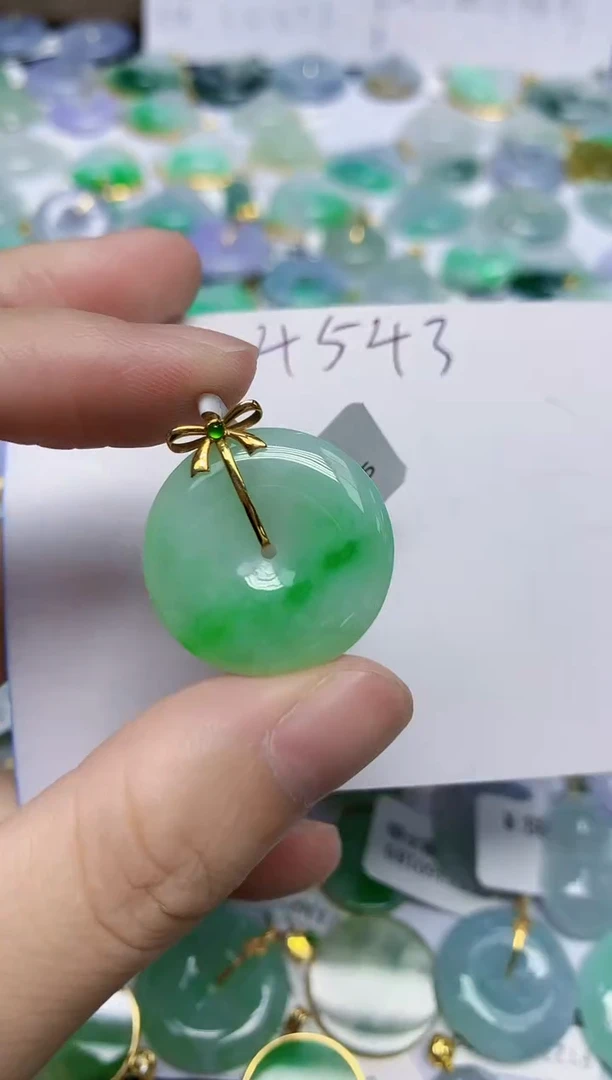 翡翠未镶嵌颈饰天然缅甸翡翠A货