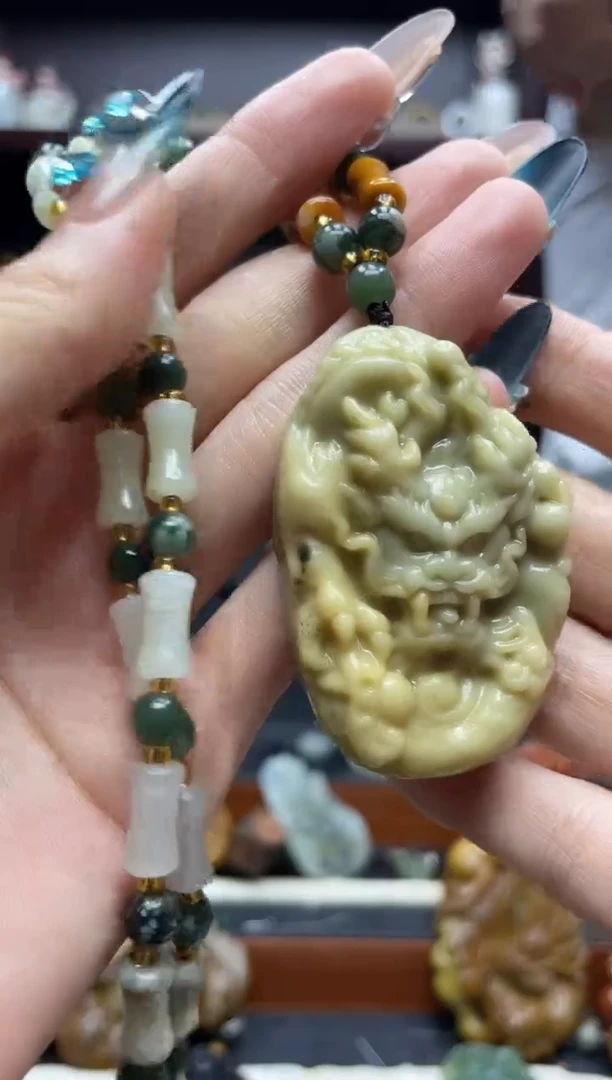 未镶嵌岫玉吊坠·