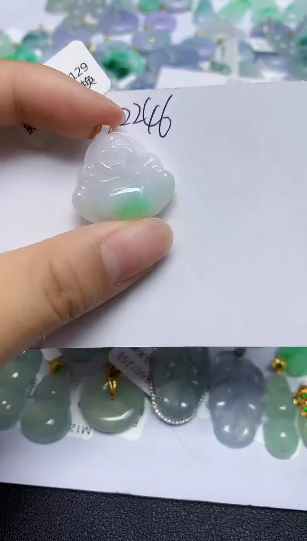 翡翠18K金镶嵌颈饰天然缅甸翡翠A货