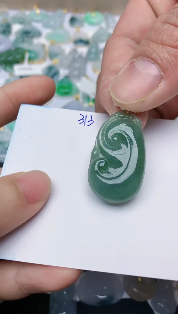 【闪购商品】翡翠颈饰18K金镶嵌天然翡翠A货    313
