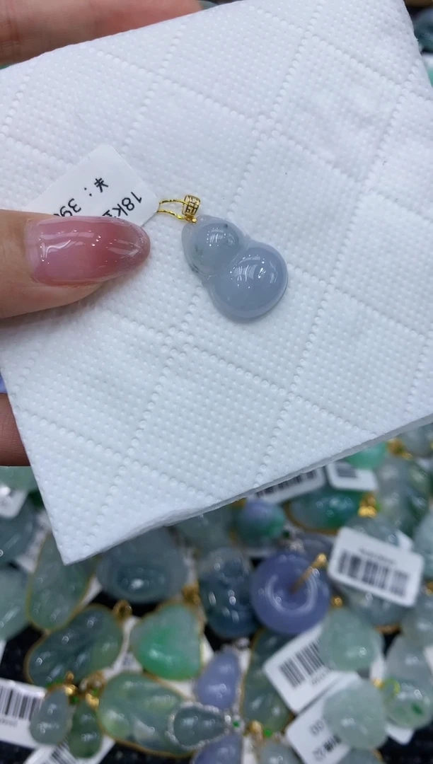 翡翠18K金镶嵌颈饰111111111111