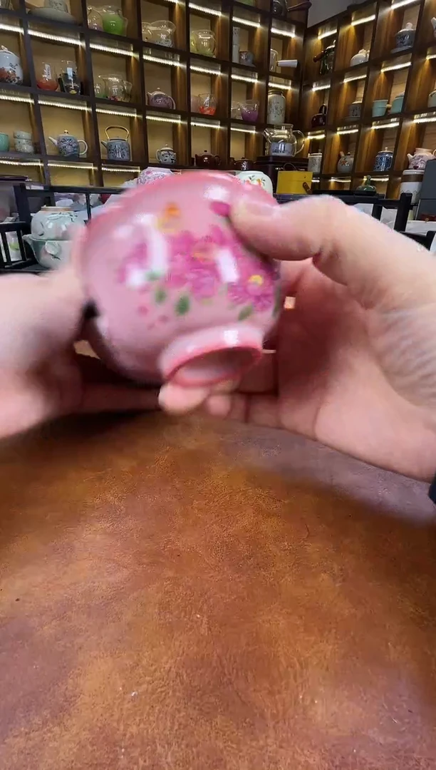 .粉色猪油冻主人杯带刺绣包