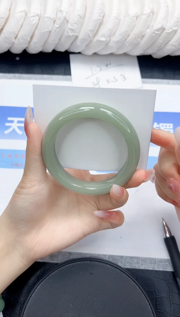 未镶嵌手镯石英质玉109-54.6