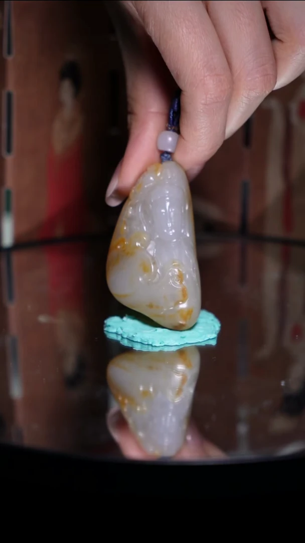 未镶嵌和田玉挂件52克新疆子料独子满皮观音