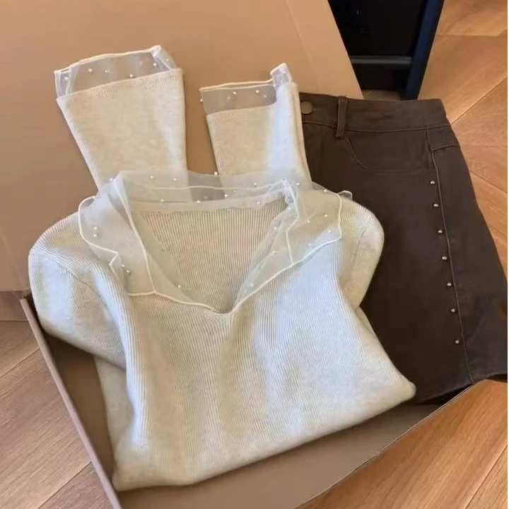 2026年春季新款韩系时尚气质甜美氛围感网纱v领修身针织衫上衣