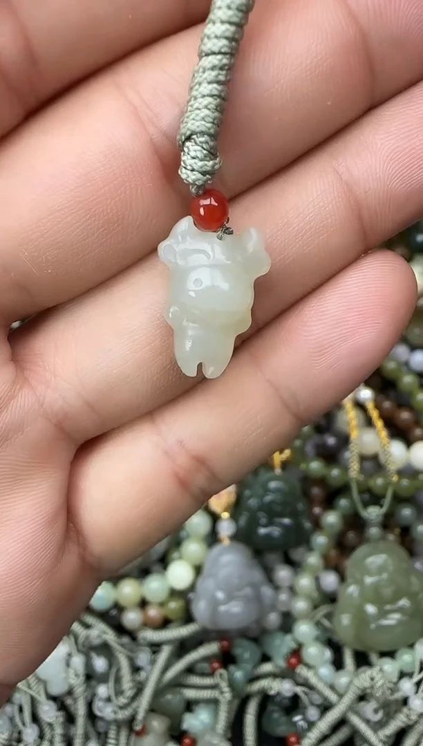 颈饰未镶嵌和田玉拍一发一