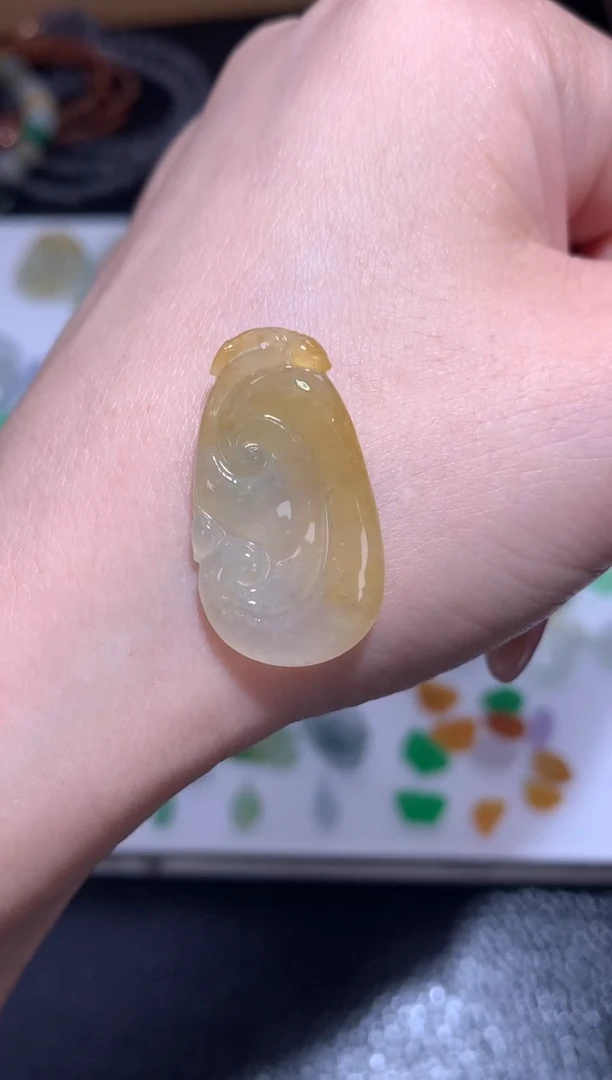 定制翡翠未镶嵌如意