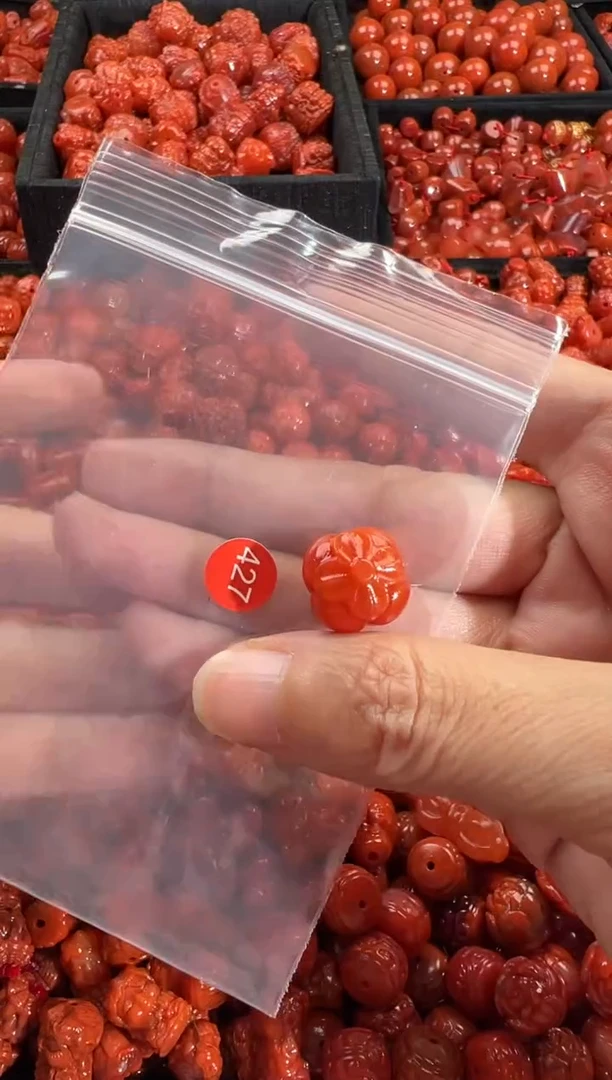 颈饰未镶嵌南红玛瑙1