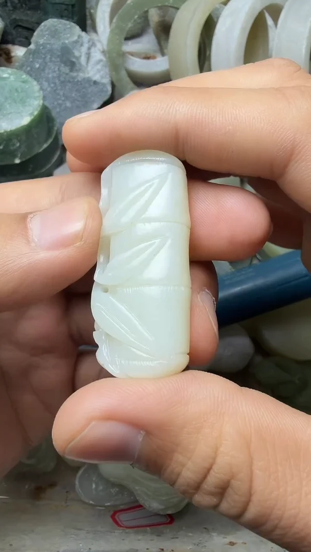 颈饰未镶嵌和田玉竹节