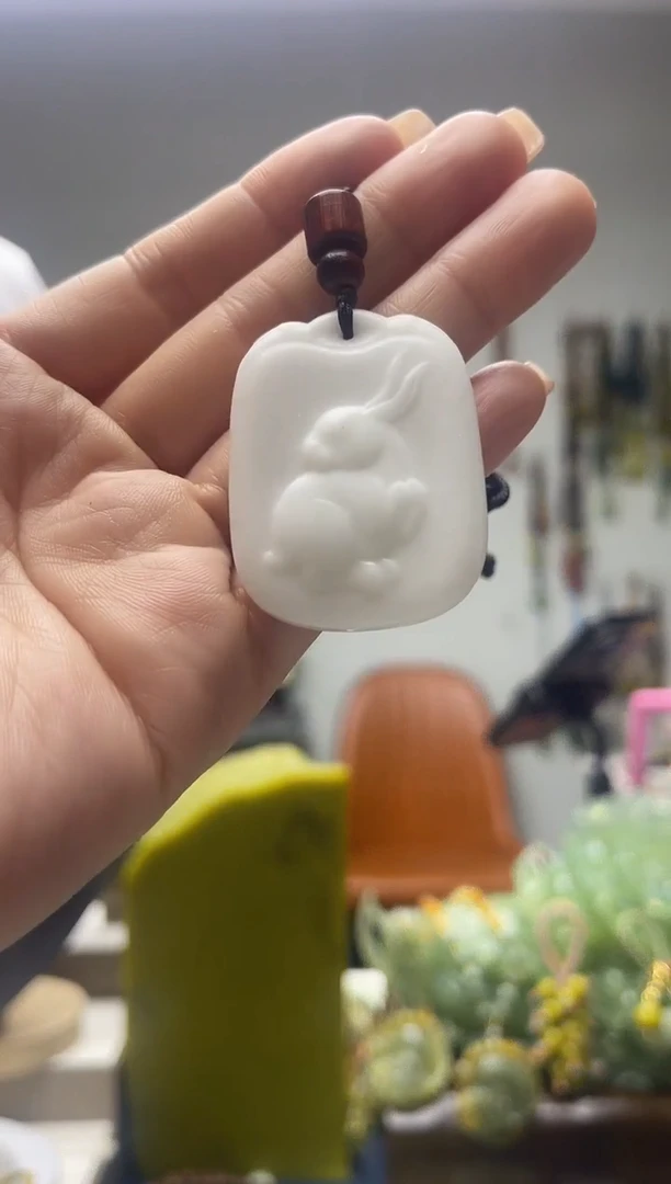 未镶嵌岫玉颈饰`