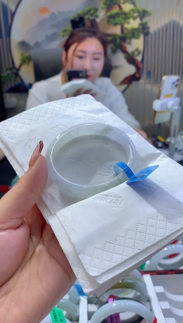 【闪购商品】翡翠手镯未镶嵌00008711