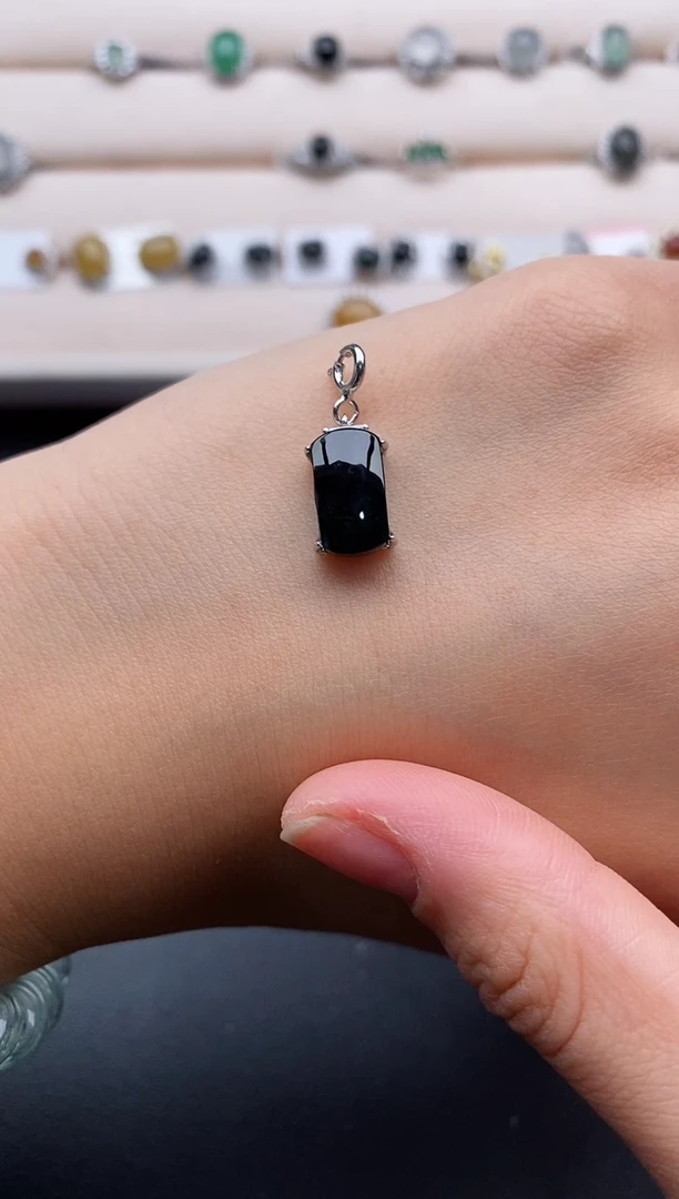 银S925镶嵌戒指翡翠333333+4