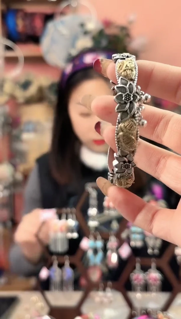 艺枝独绣手工饰品125