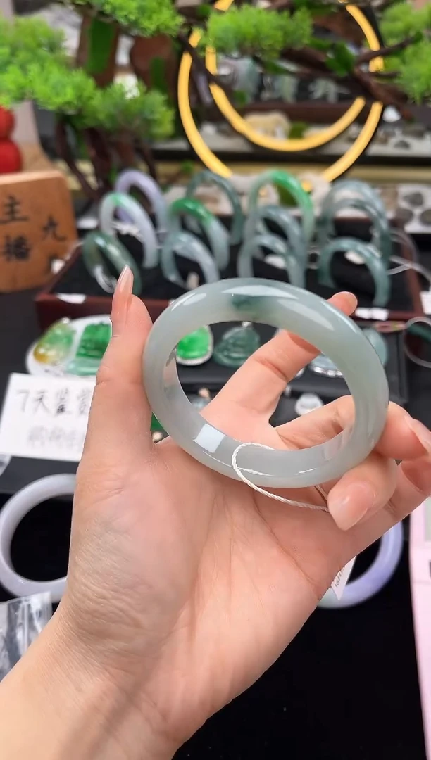 未镶嵌手镯翡翠手镯