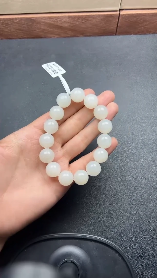 未镶嵌手串和田玉黑山微色差卡14 手串m