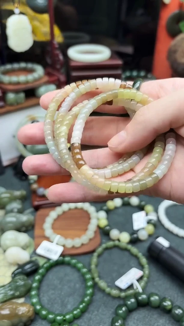 未镶嵌手链和田玉6MM    药片