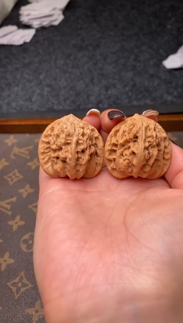 把件文玩核桃b142号38尺霞云岭