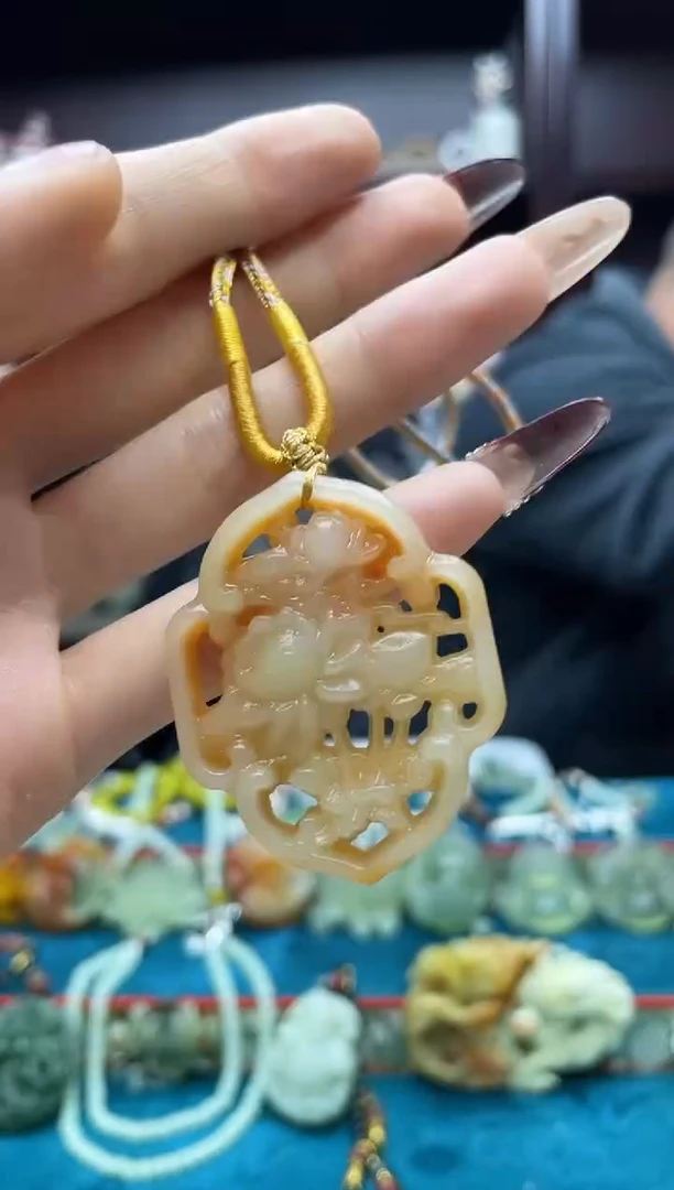 未镶嵌岫玉吊坠·